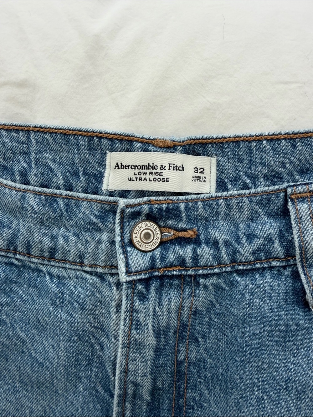 Abercrombie & Fitch Low Rise Ultra Loose Jeans - Curve Love